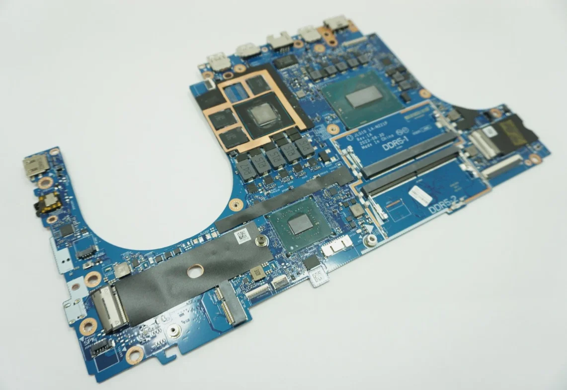 Main Lenovo LOQ 15IRX9